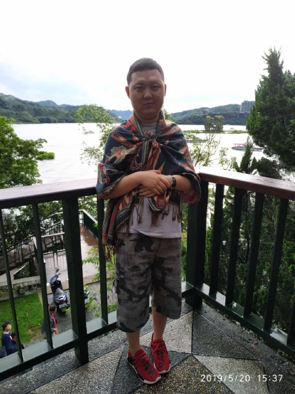 爱情里的俩个人的第一张照片--内蒙古认干亲服务网